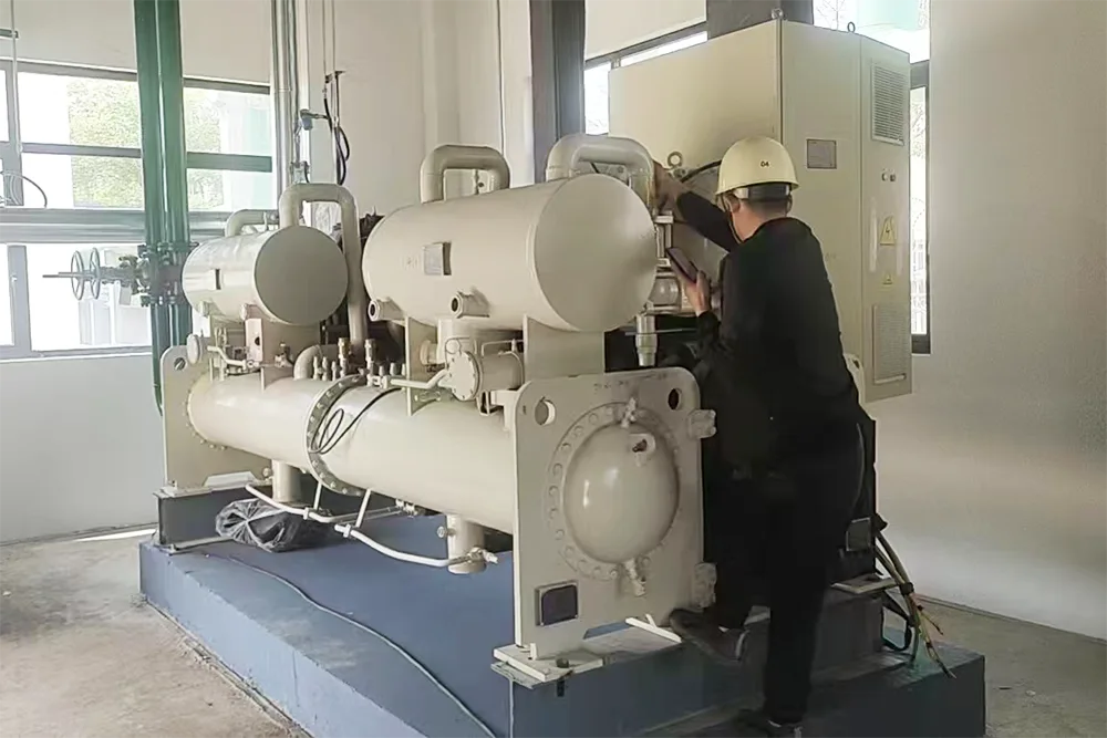 Low Temperature Screw Chiller